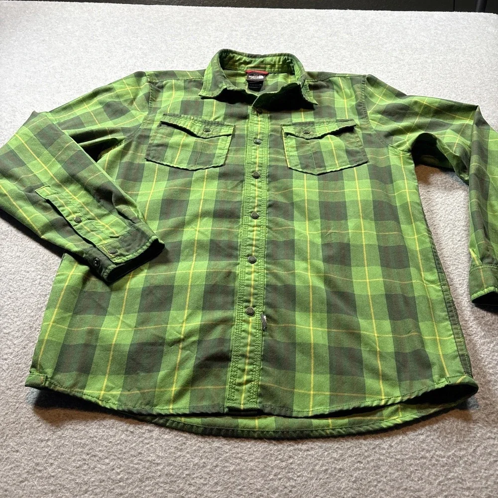 North Face Plaid Snap Button Long Sleeve Button Up Men's S Green 2 Pocket Hiking